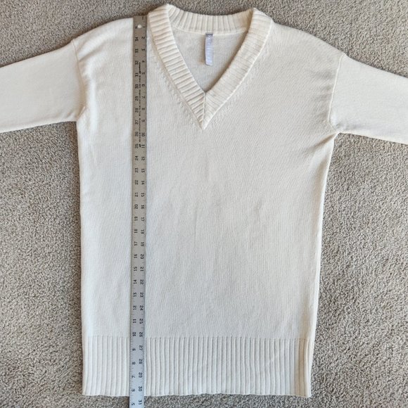 NWOT Vital V V-Neck Wool/Cashmere Tunic XS - Picture 3 of 15